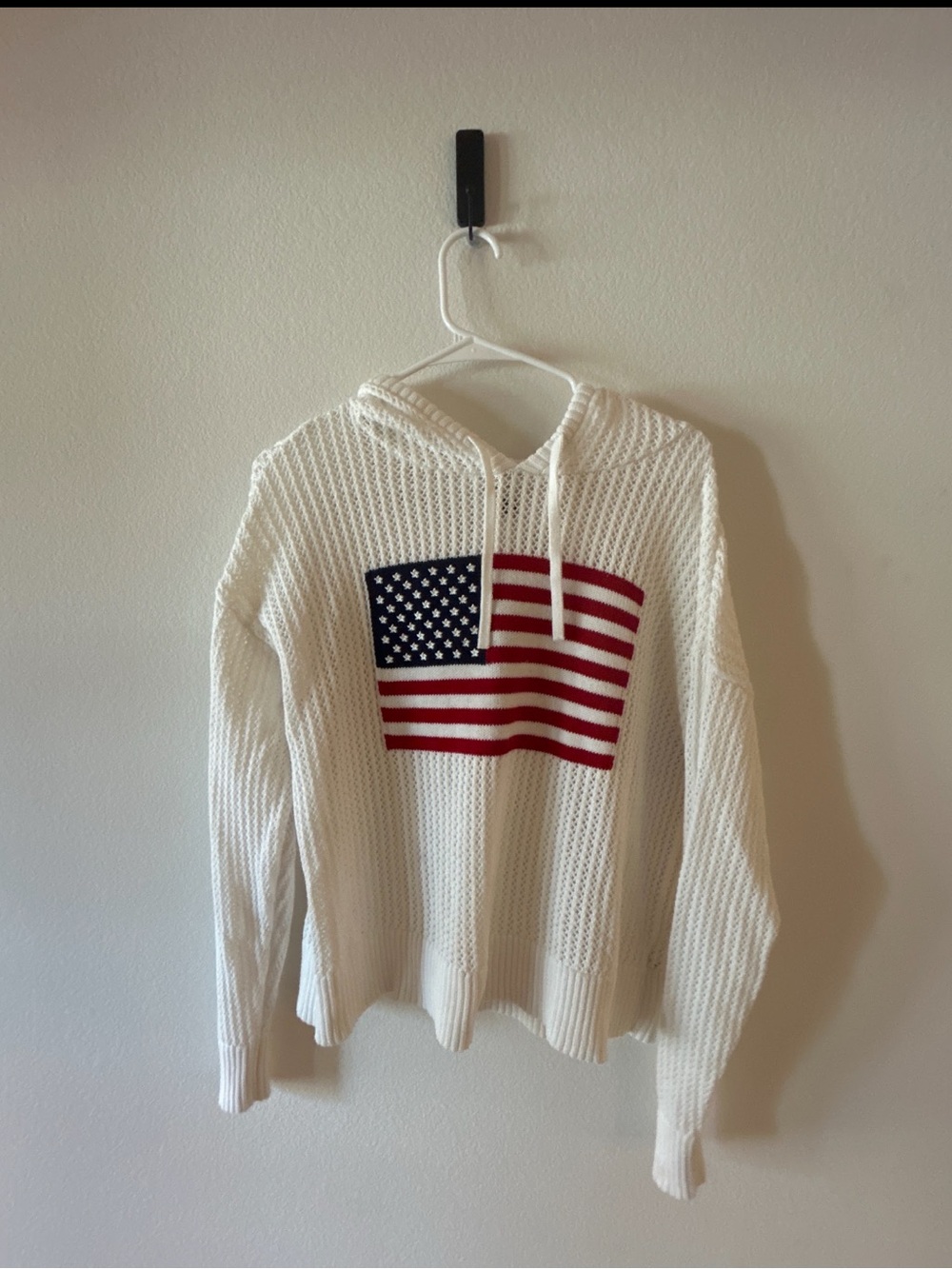 Universal Thread White Crewneck Hoodie Sweater with Red & Blue Flag Graphic